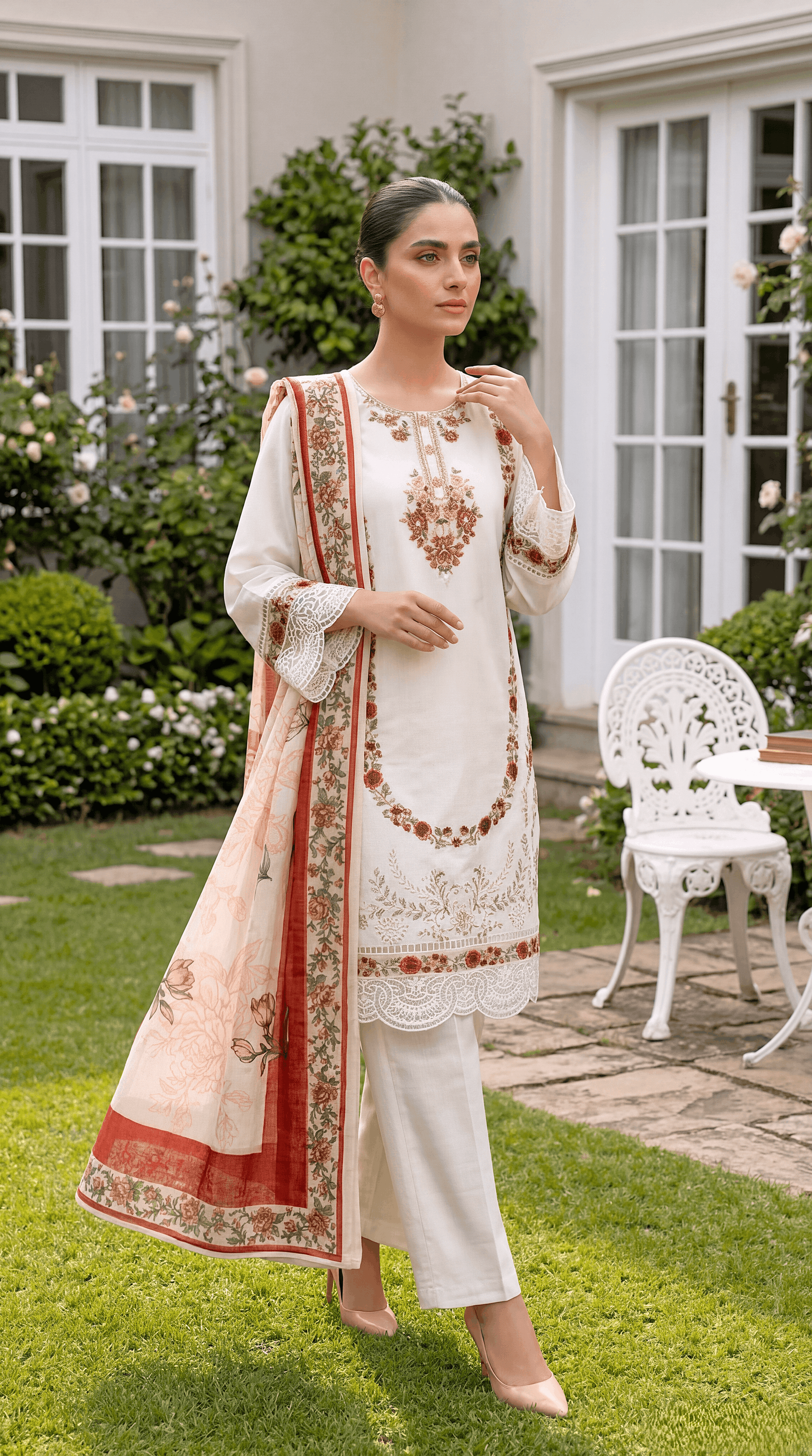 Embroidered  Suit PE01012 Floral Embroidery & Printed Dupatta 3 Piece WHITE / SML