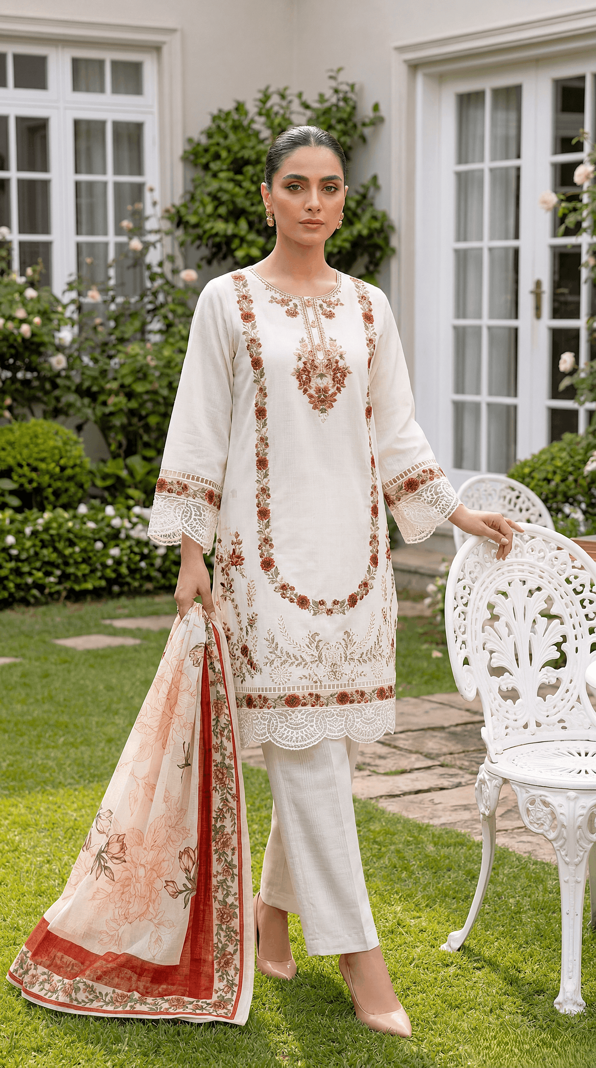 Embroidered  Suit PE01012 Floral Embroidery & Printed Dupatta 3 Piece WHITE / SML