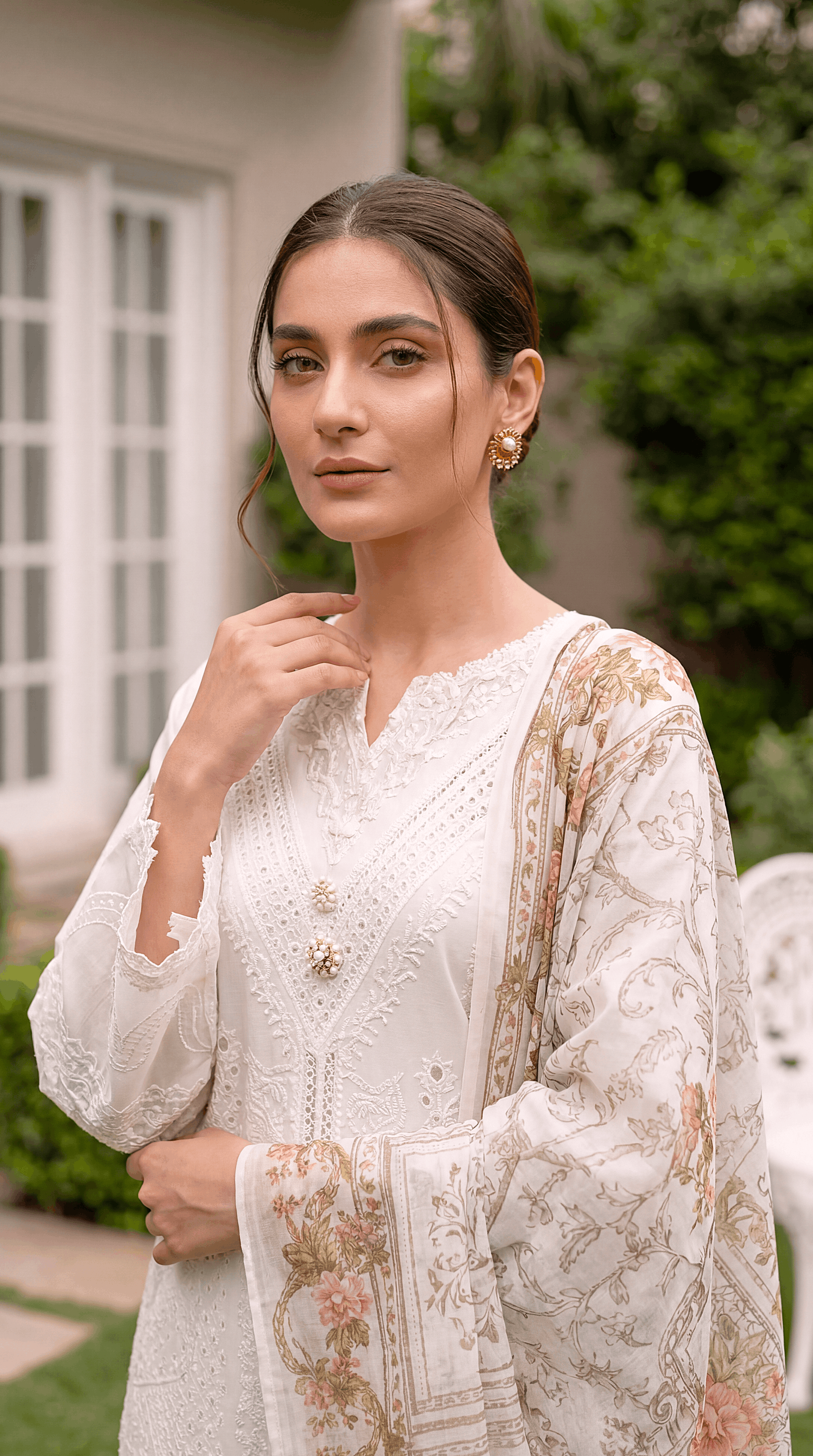Luxury Embroidered Suit PE01063  Printed Dupatta 3 Piece WHITE / SML