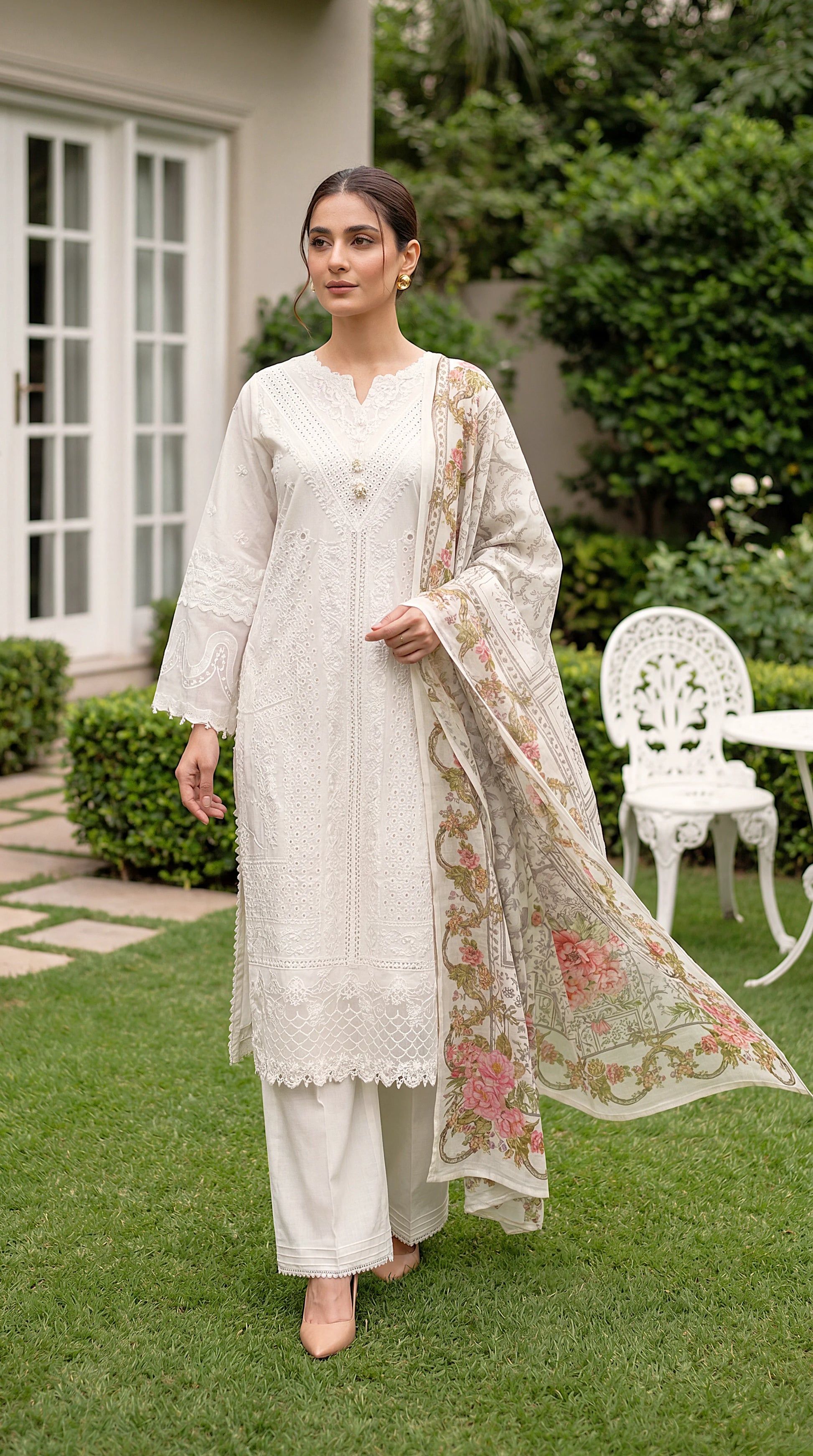 Luxury Embroidered Suit PE01063  Printed Dupatta 3 Piece WHITE / SML
