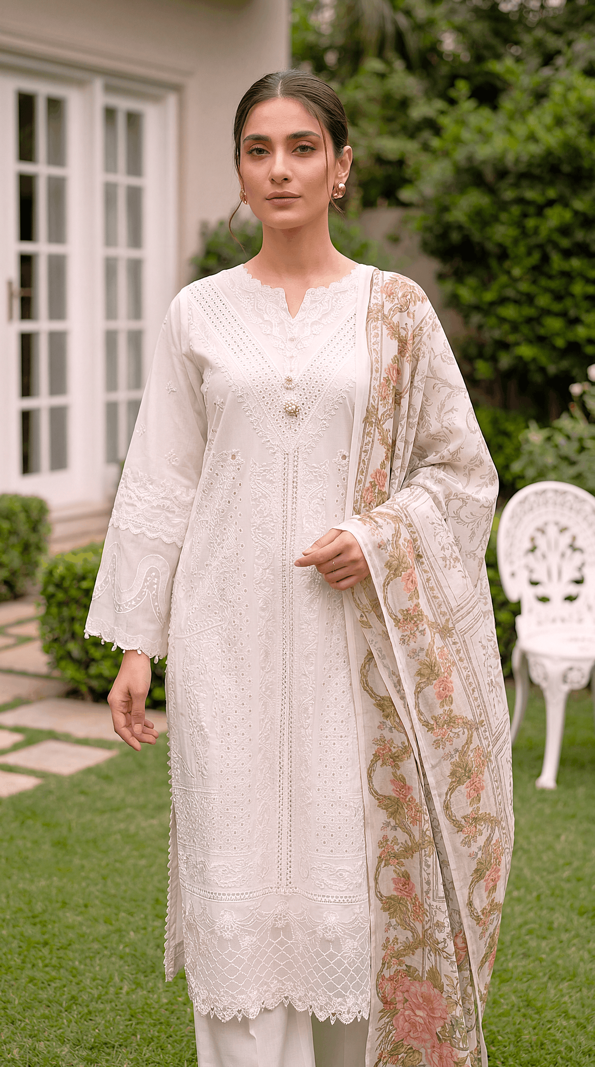 Luxury Embroidered Suit PE01063  Printed Dupatta 3 Piece WHITE / SML