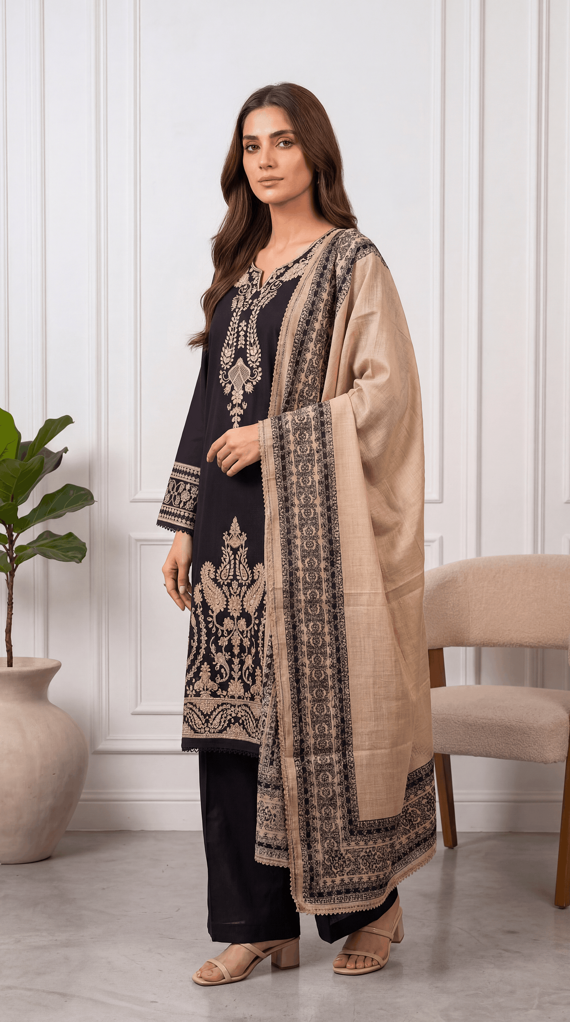 Women's Pret Wear PE01084 Red Paisley Floral Printed Dupatta 3 Piece BLACK / SML