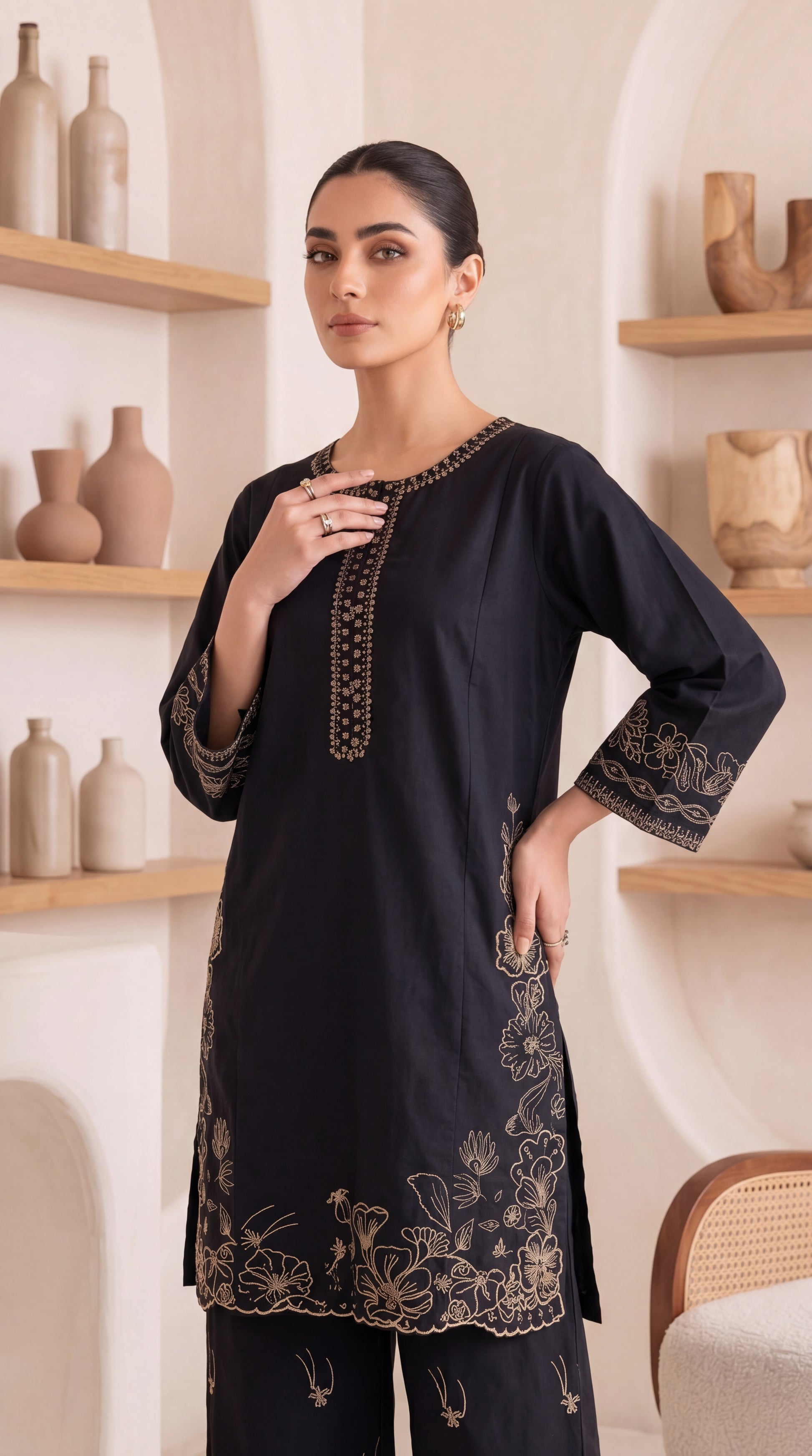 Embroidered Kurta Set PE01111 Floral Embroidery 2 Piece Soft Texture BLACK / SML