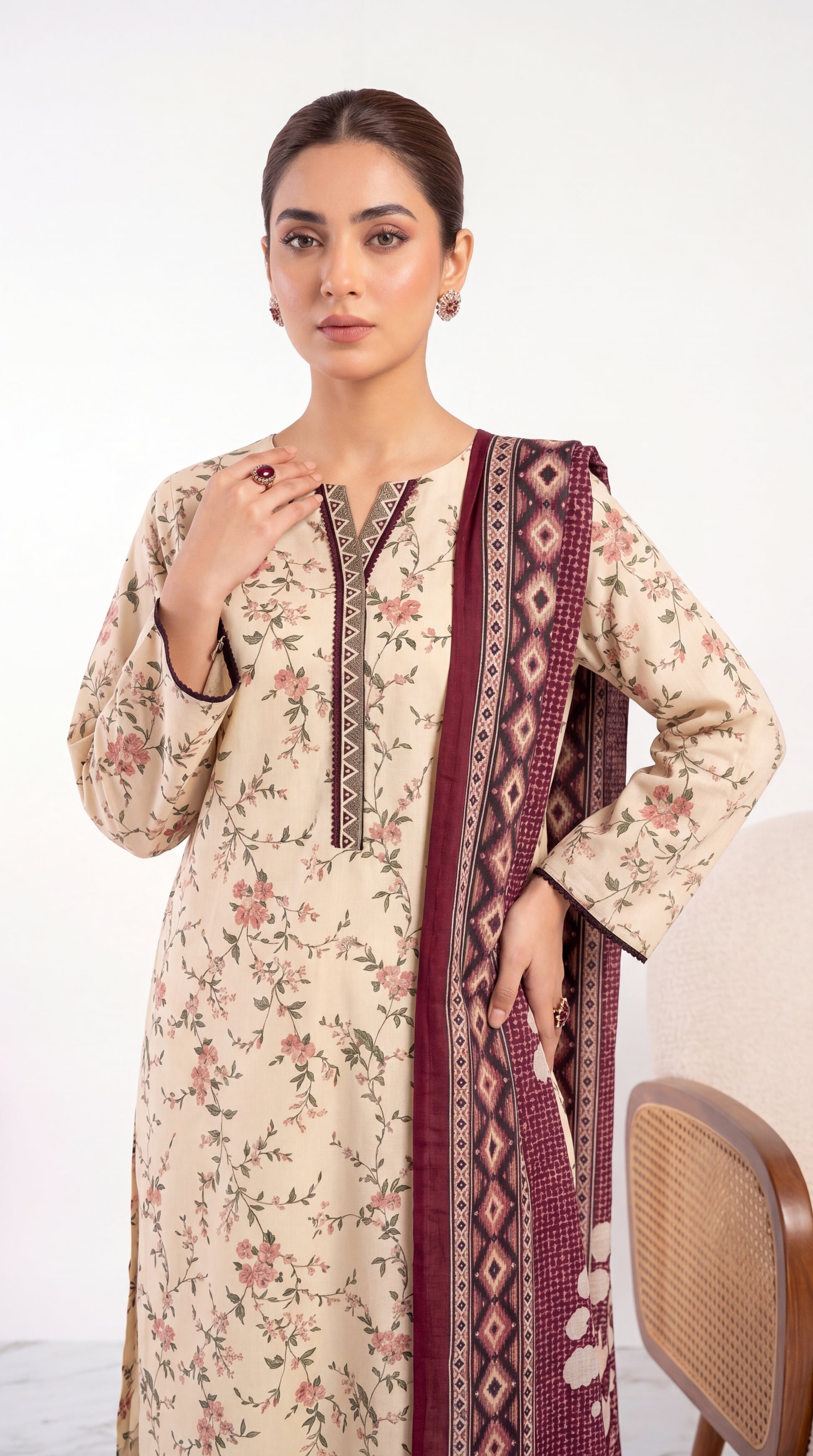 Ladies  Suit PE01184 Floral Vine Print & Printed Dupatta 3 Piece SKIN / SML