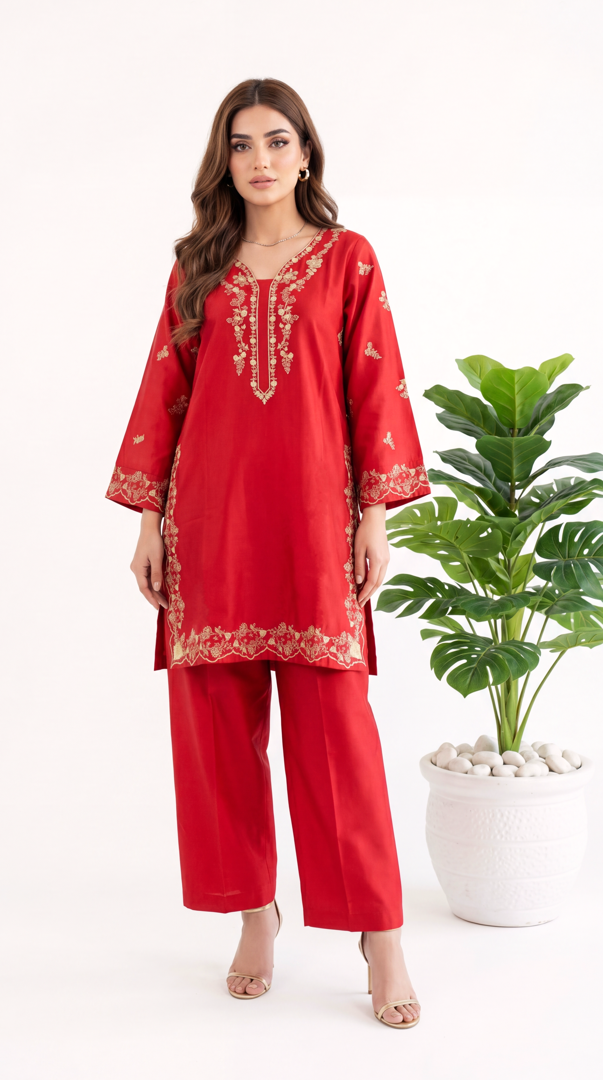 Women's Kurti Set PE01196 Classic Embroidered Neckline 2 Piece MEHROON / SML