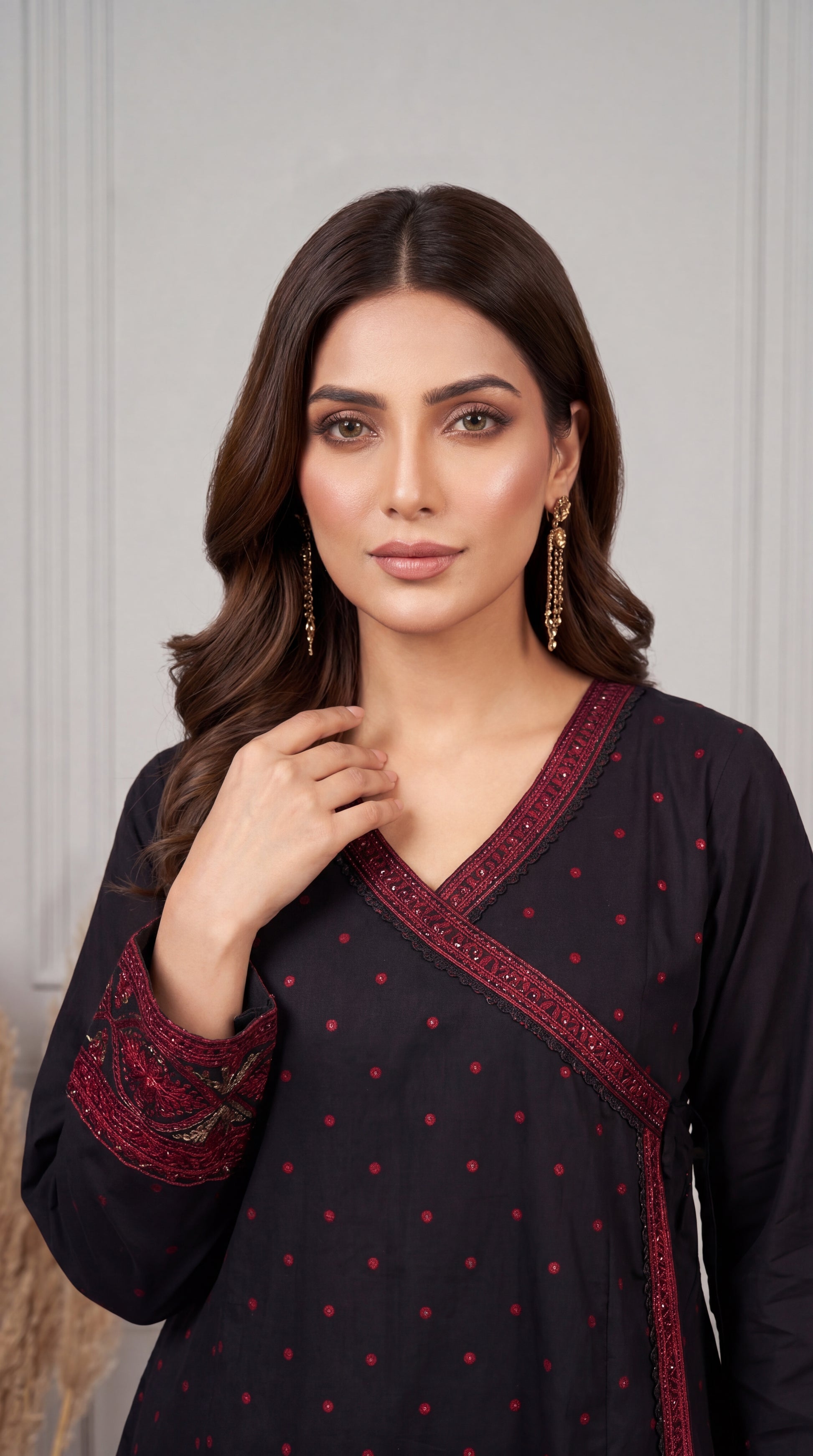 Embroidered Lawn Kurta Set PE01220 Contrast Embroidery & Border Detail 2 Piece BLACK / SML