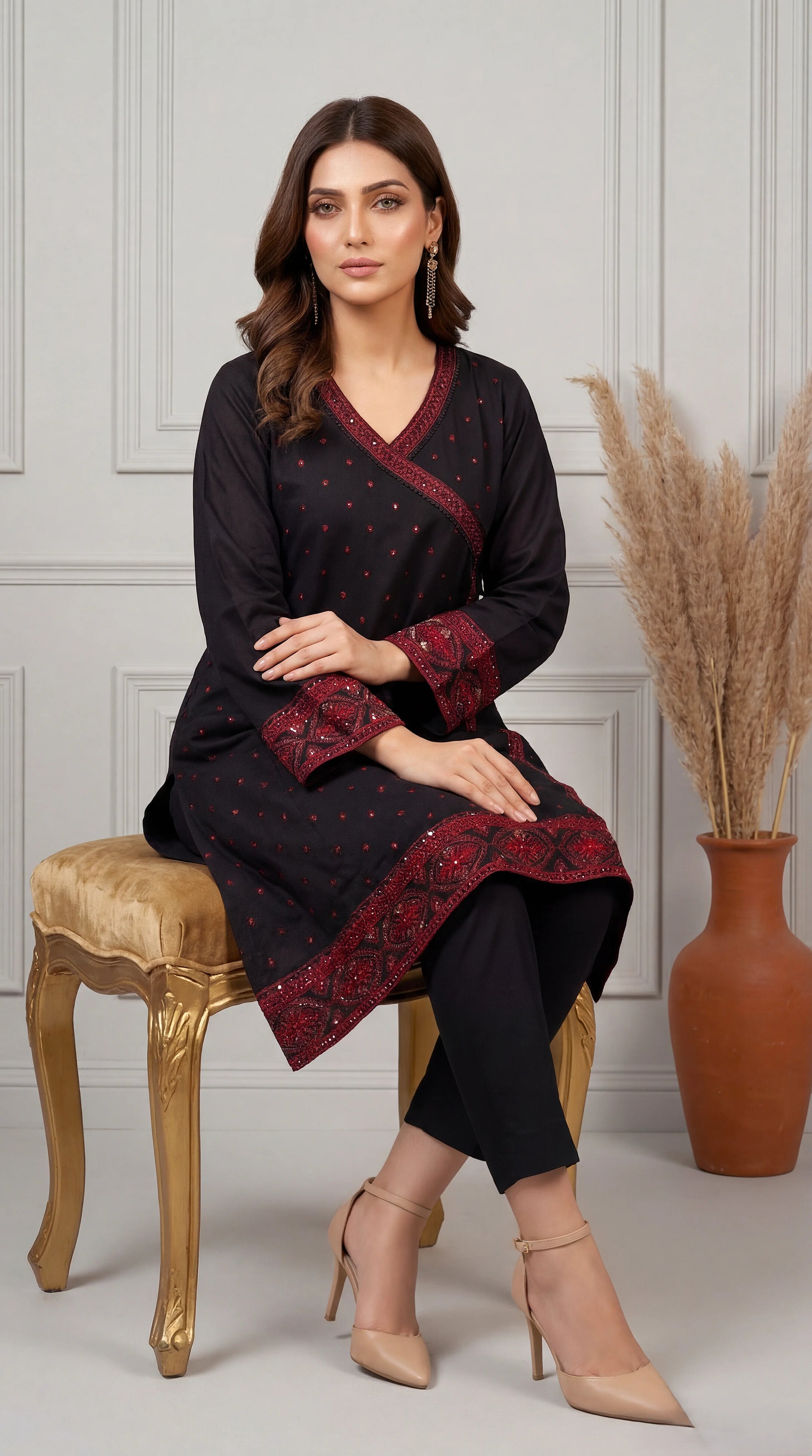 Embroidered Lawn Kurta Set PE01220 Contrast Embroidery & Border Detail 2 Piece BLACK / SML